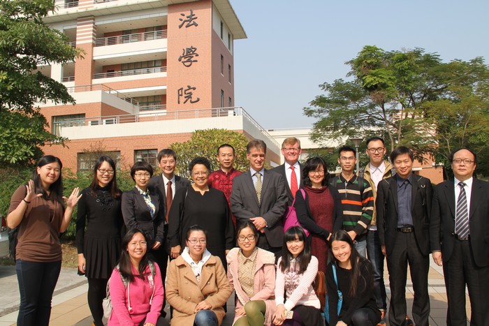 英国专家团访问公司并进行座谈交流